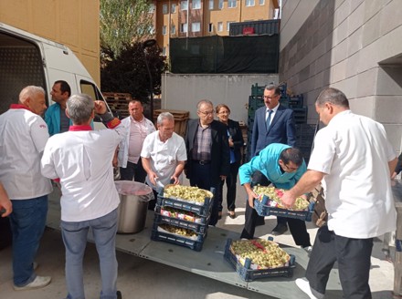 Rektör Yardımcımız Prof Dr.Emrullah EKEN hocamız Başkanlığımıza bağlı faaliyet gösteren Merkez Yemekhane ve Kutalmışoglu Süleyman Şah Tesisleri Yemekhanesinde incelemelerde bulundu.